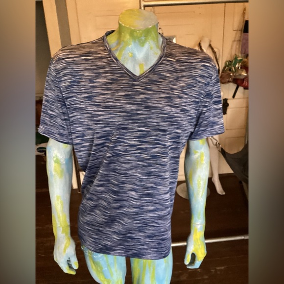 Alfani regular fit v neck tee - Picture 1 of 5